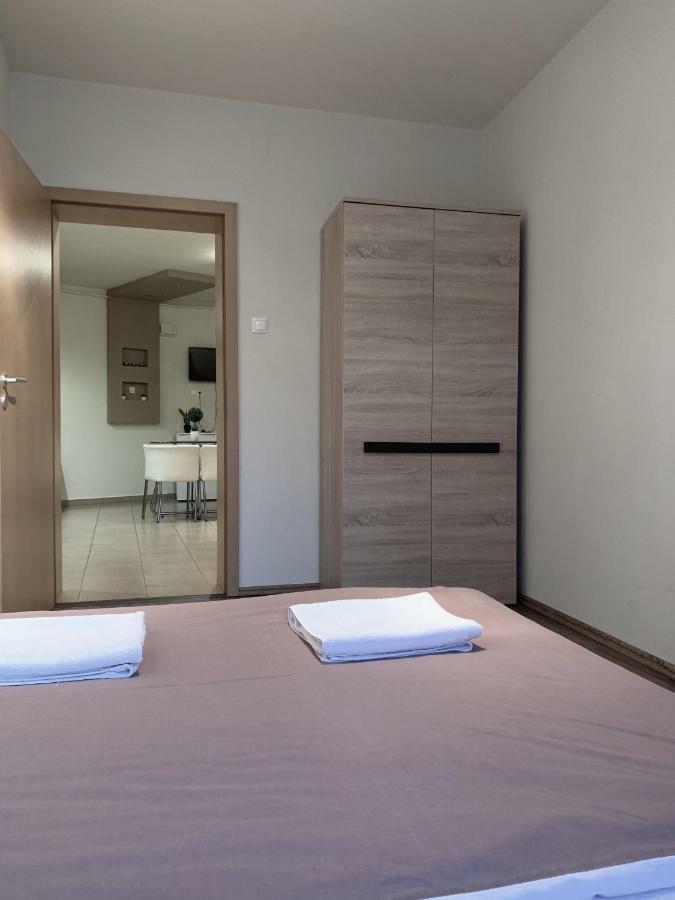 Appartement St. Péter Apartman à Pécs Extérieur photo